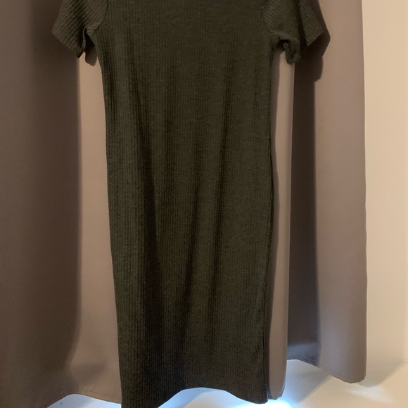 Ribbed Midi Dress - Picture 6 of 10